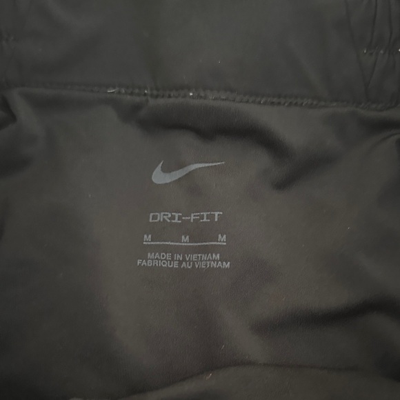 Nike Women's Black Athletic Shorts - Picture 2 of 4